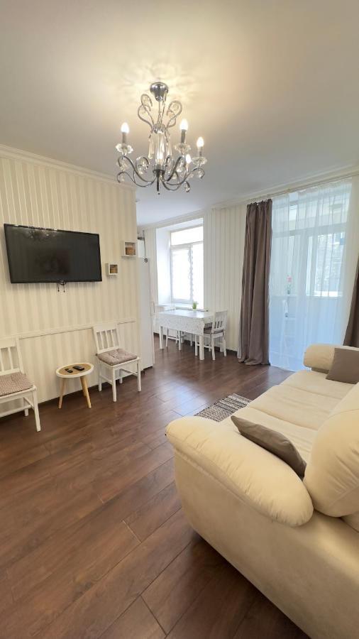 Apartment In The Centre Of City Dnipro Exteriör bild