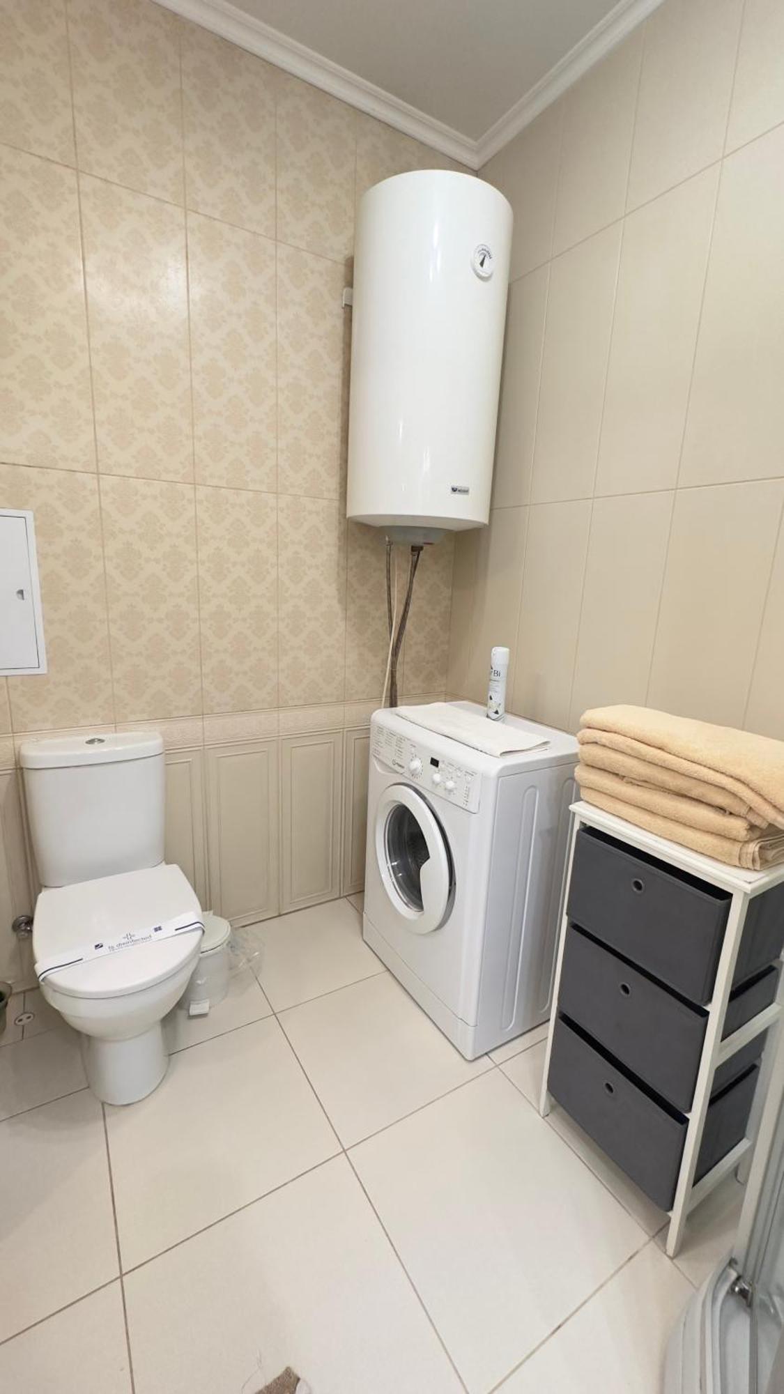 Apartment In The Centre Of City Dnipro Exteriör bild